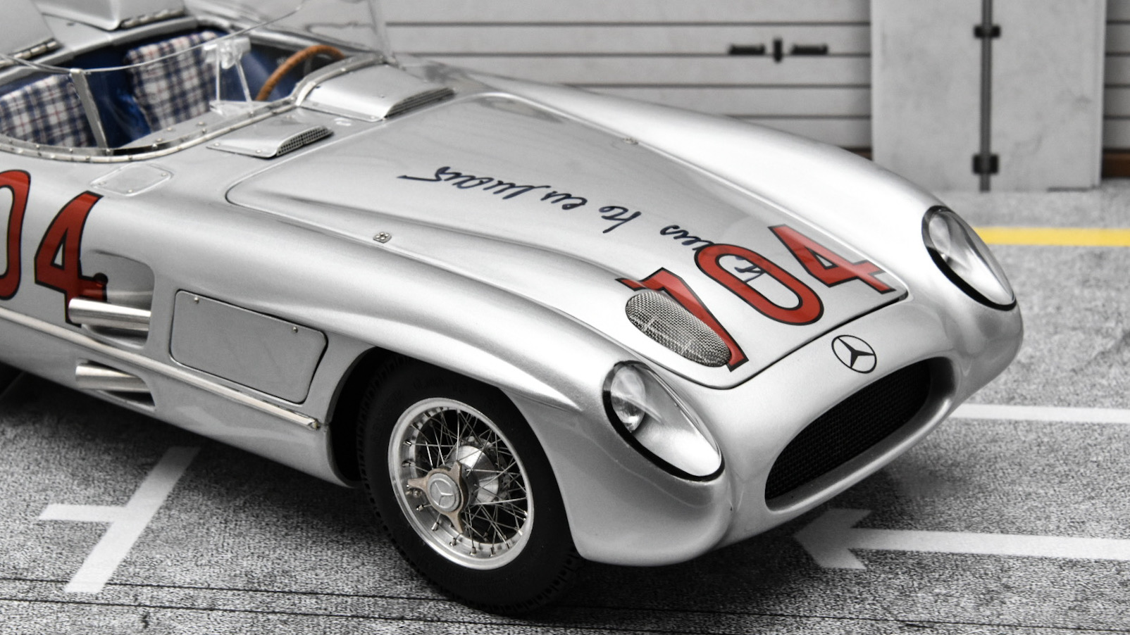 CMC M-124 118 1955 MERCEDES 300 SLR | TR Collectibles