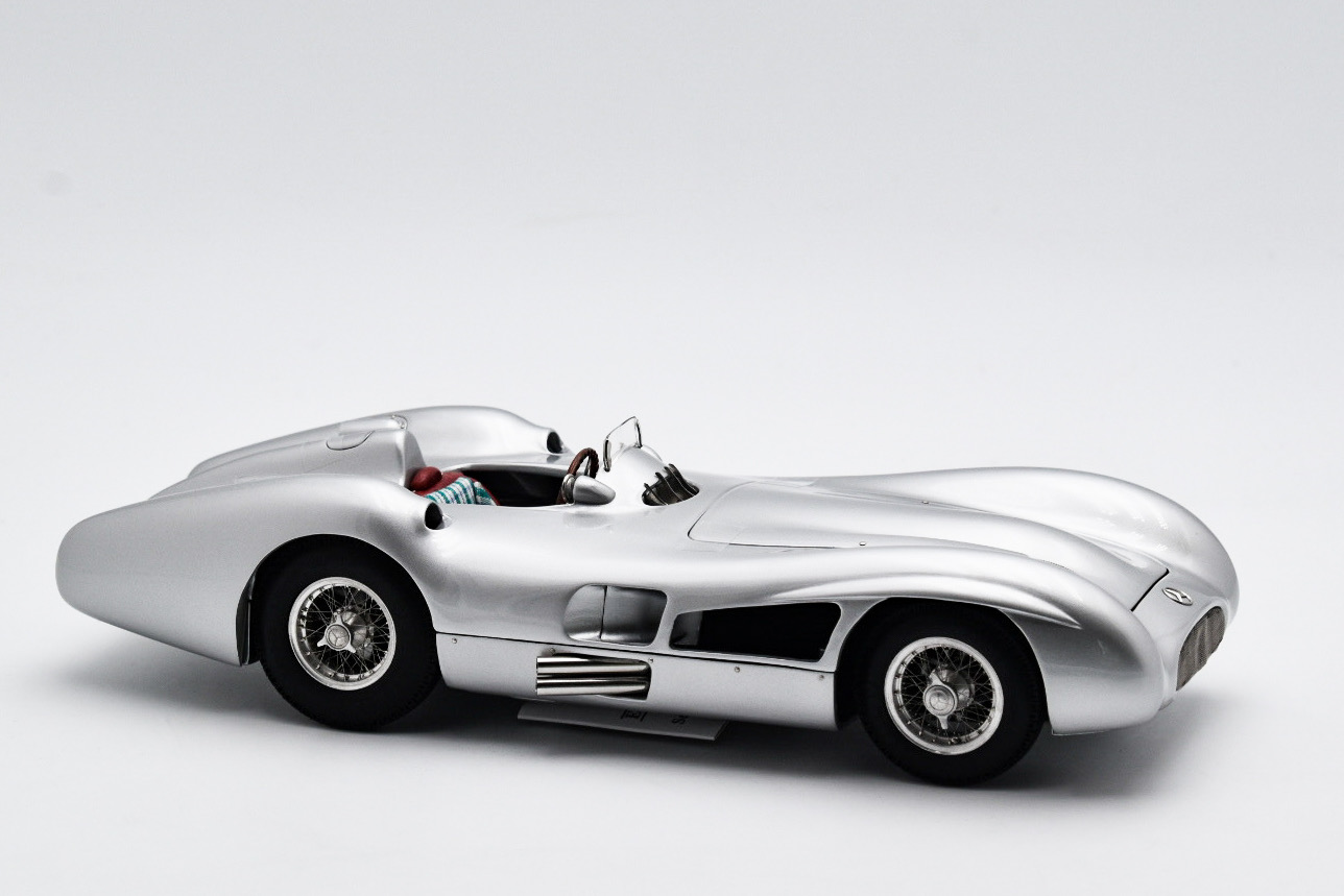CMC 1/18 Mercedes-Benz W196R 1954/55 Streamliner body | eBay