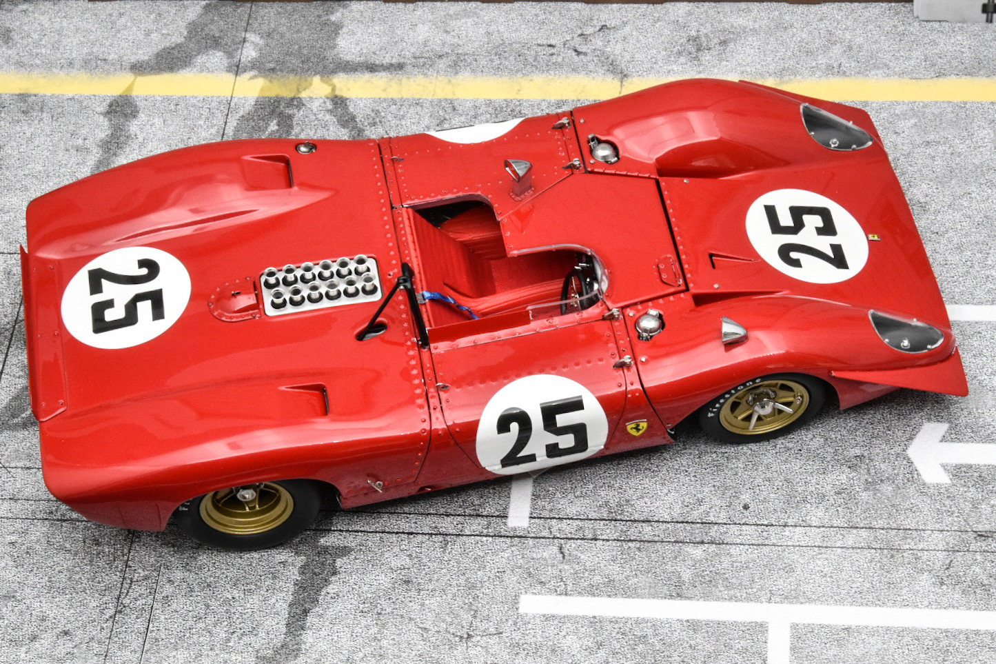 CMC M-123 1:18 1969 FERRARI 312P SPYDER SEBRING #25 AMON