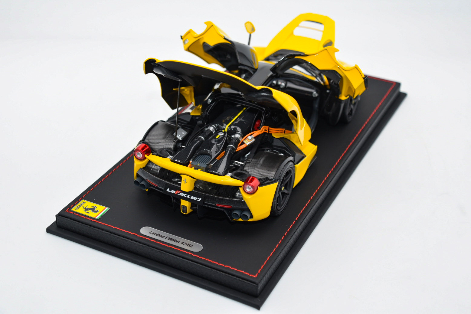 1:18 BBR Ferrari LaFerrari Modena yellow/ Gloss black roof