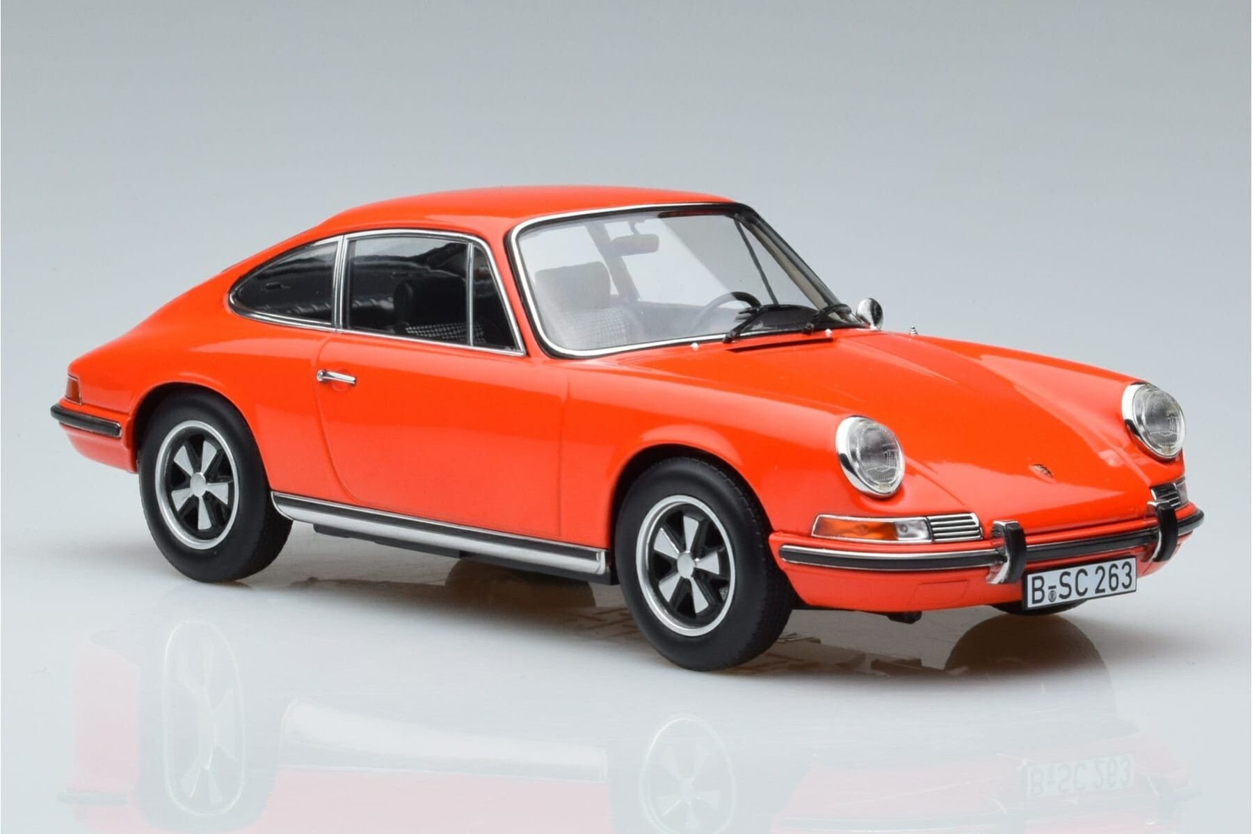Norev 187628: Porsche 911 Coupe 2.0 E Orange