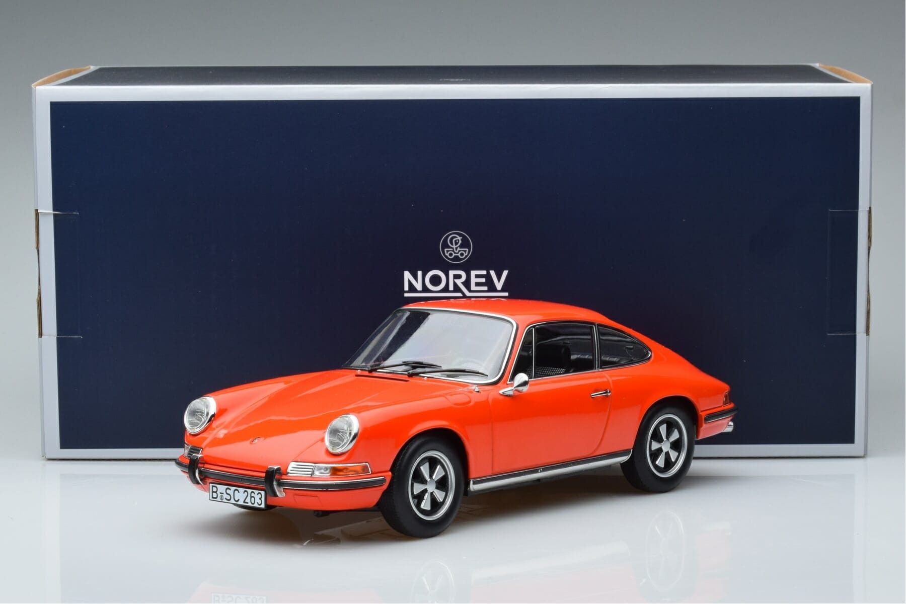 Norev 187628: Porsche 911 Coupe 2.0 E Orange