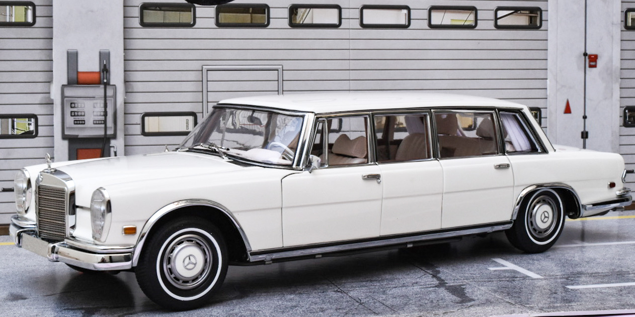CMC 1:18 M-215 Mercedes-Benz メルセデスベンツ 600 Pullman